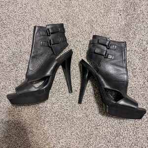 BCBG Maxazria stiletto